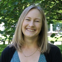 headshot of emily bates