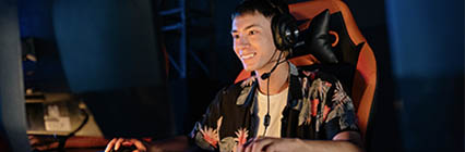 student looking at monitor 